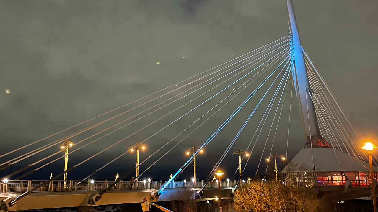 Pont Provencher de Winnipeg enjambant la rivière Rouge, Manitoba (Canada)