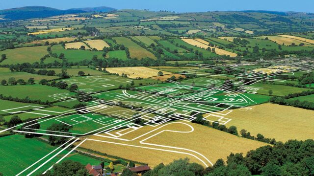 Tracé blanc de plans de développement dans une vallée rurale