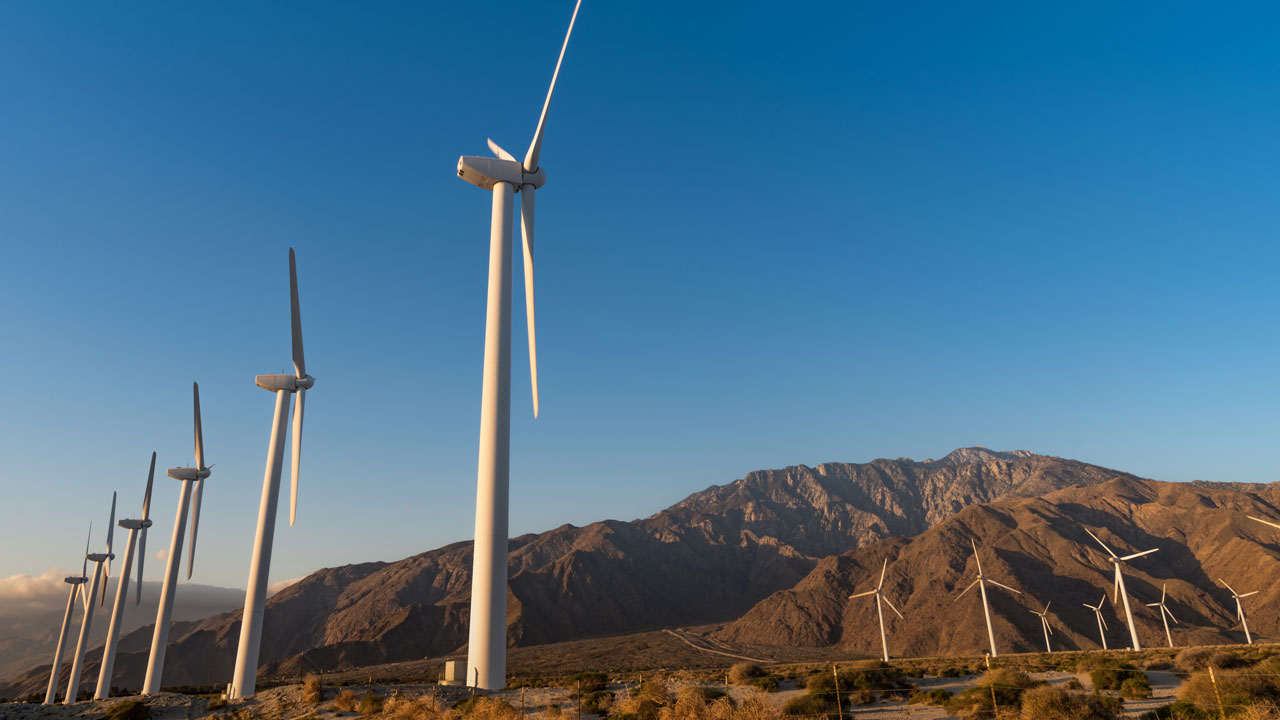 Éoliennes dans une région montagneuse, un exemple de services de consultation sur l’énergie propre et de services consultatifs sur la fourniture d’électricité de Tetra Tech